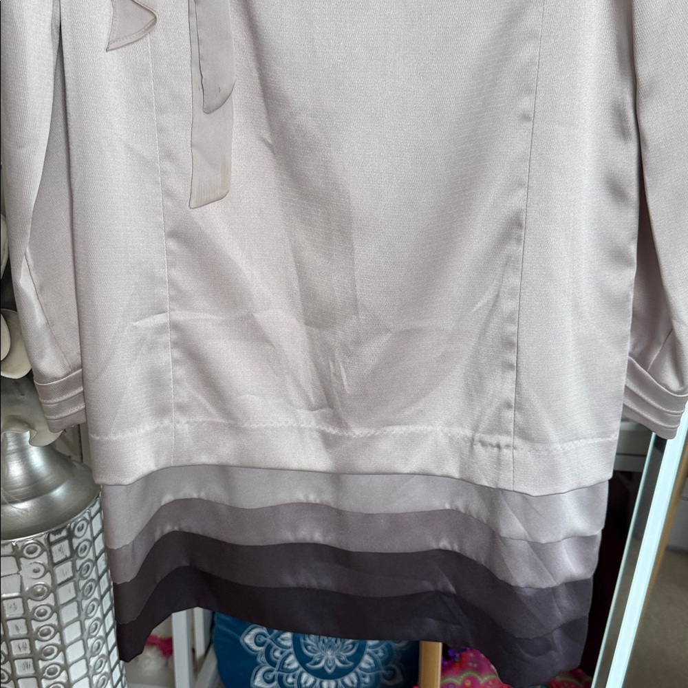 Elegant Gray Long Sleeve Blouse - Picture 2 of 4